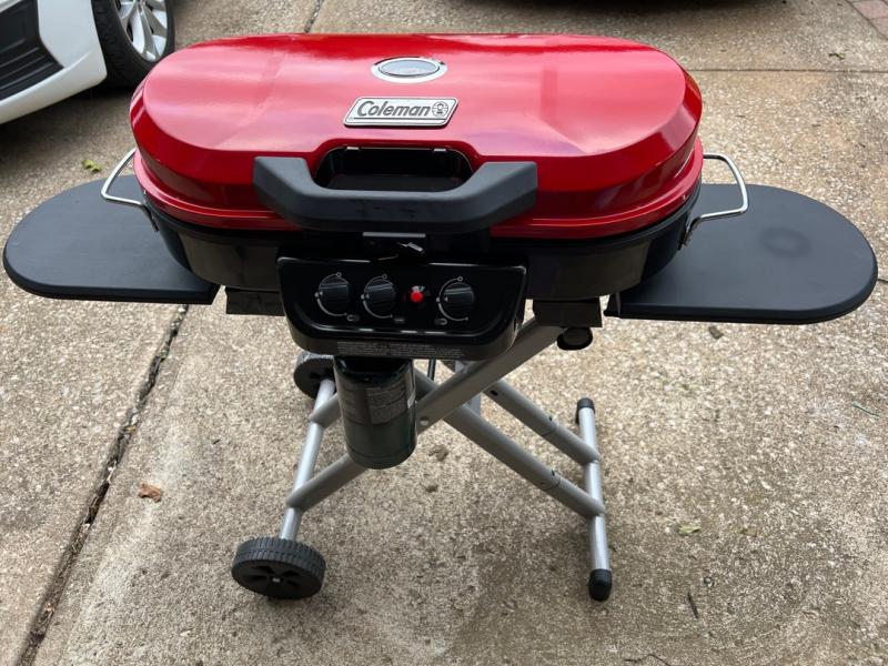 Coleman 285-Sq in Green Portable Liquid Propane Grill