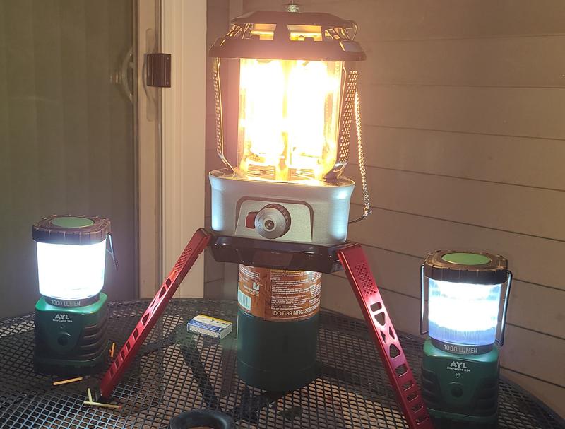 Coleman 1300 lumens, Gas Propane Camping Lantern 