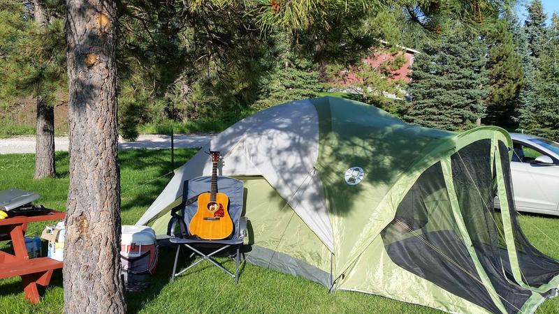 Evanston Screened 8 Tent Coleman