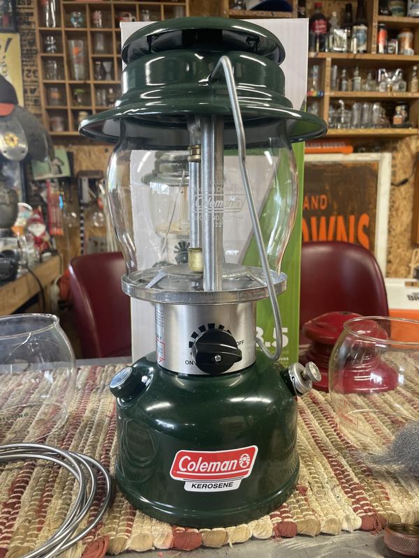 Coleman Kerosene Lantern 700ルーメン Coleman Kerosene Lantern 700 Lumens Kerosene Camping Lantern