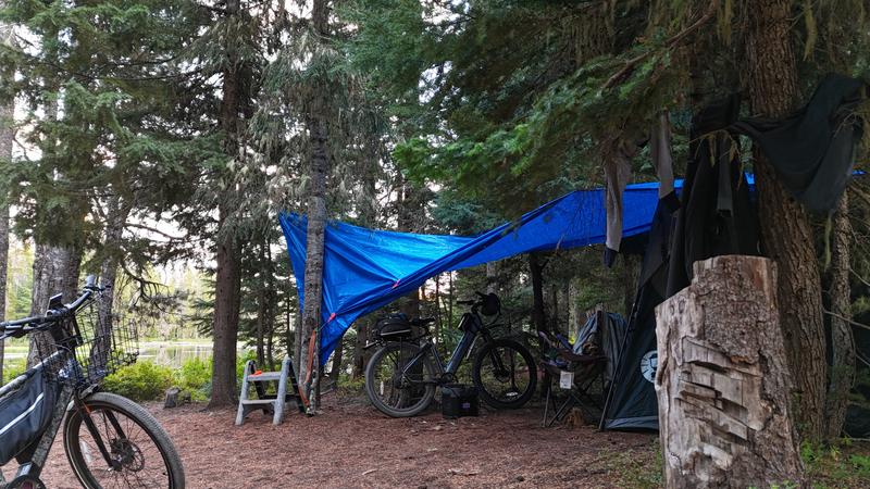Coleman Camp Burst 4-Person Pop-Up Tent – 45-Second Setup, Dark Room Option, Waterproof With 360° Views