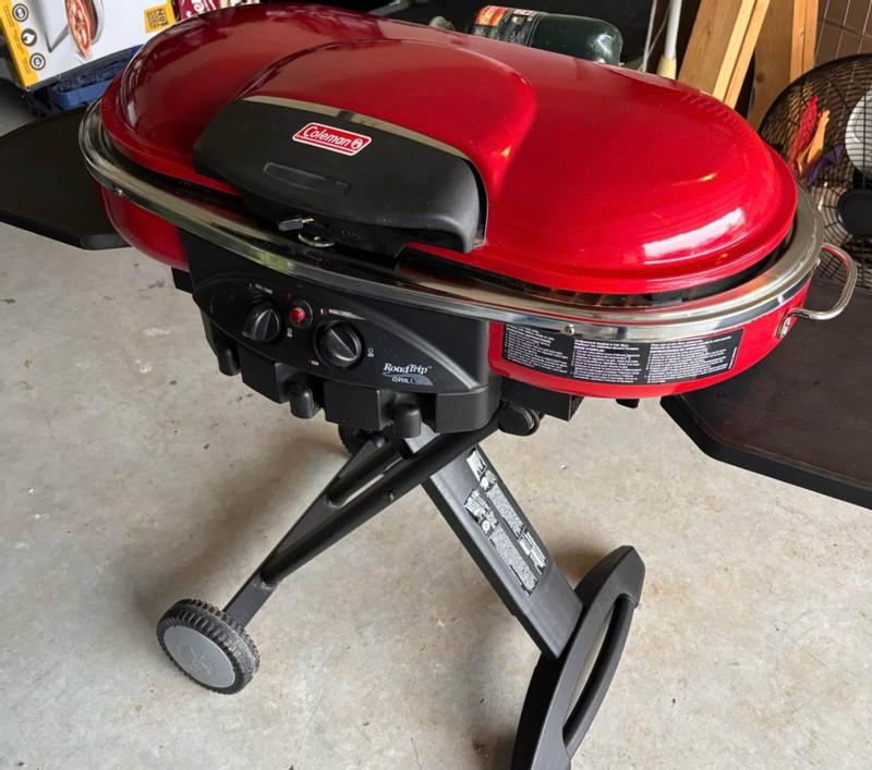 Coleman Road trip 285-Sq in Red Portable Grill in the