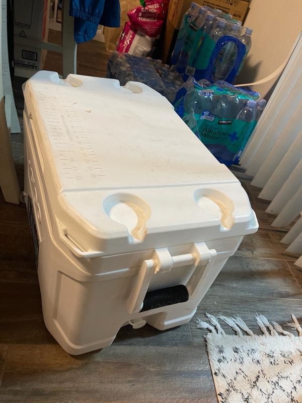 316 Series 52-Quart Marine Hard Cooler | Coleman CA