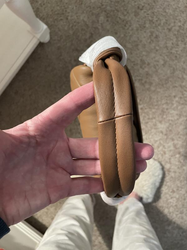 Seam in middle of handle