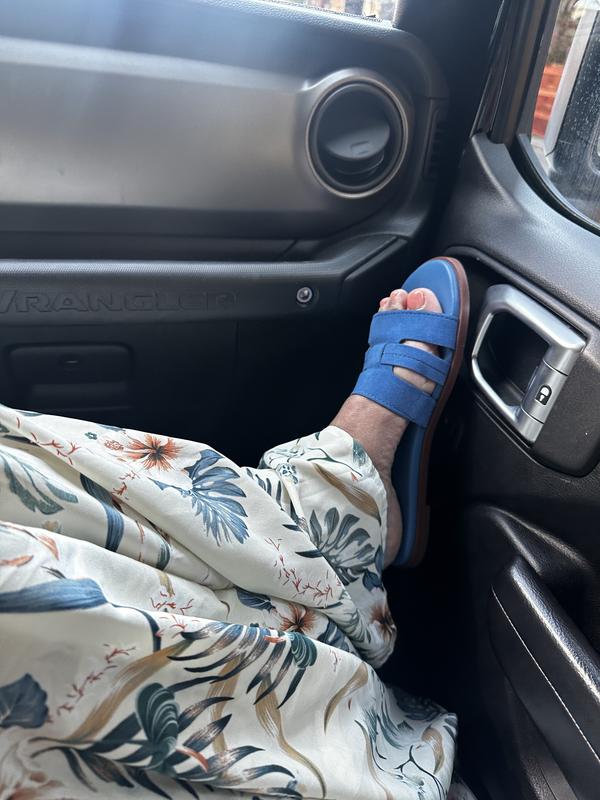 セール☆COLE HAAN フリン スロット スライド（ブルー） Women's Flynn Slotted Slides in Blue | Cole Haan