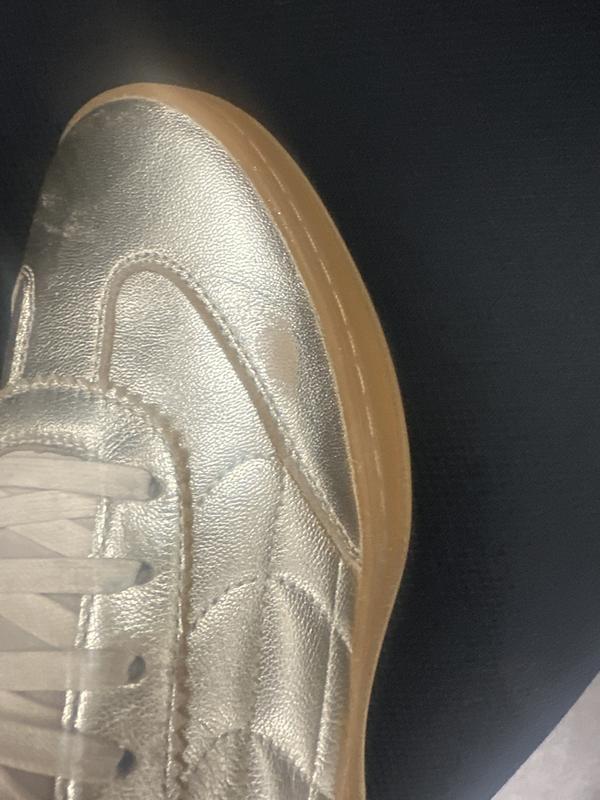 Customer carousel item 12.