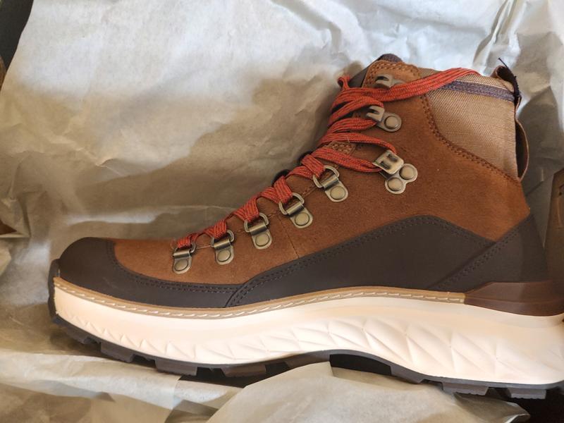 Cole Haan Men display picture 1