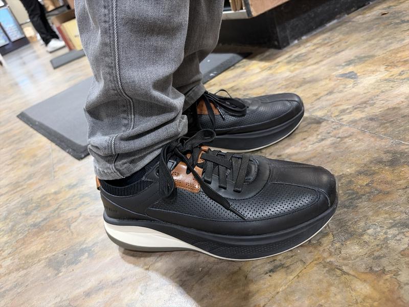 Men's GrandPrø All-Day Leather Running Shoes in Brown | Cole