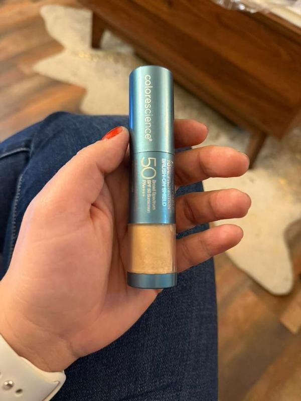 Customer photo for "The easiest way to reapply SPF on the go ☀️✨"