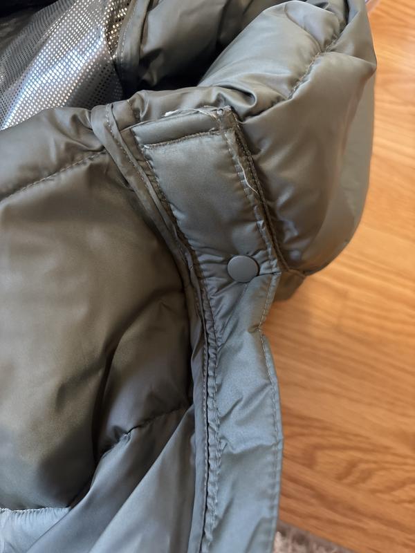 Customer photo for "Loose threads EVERYWHERE"