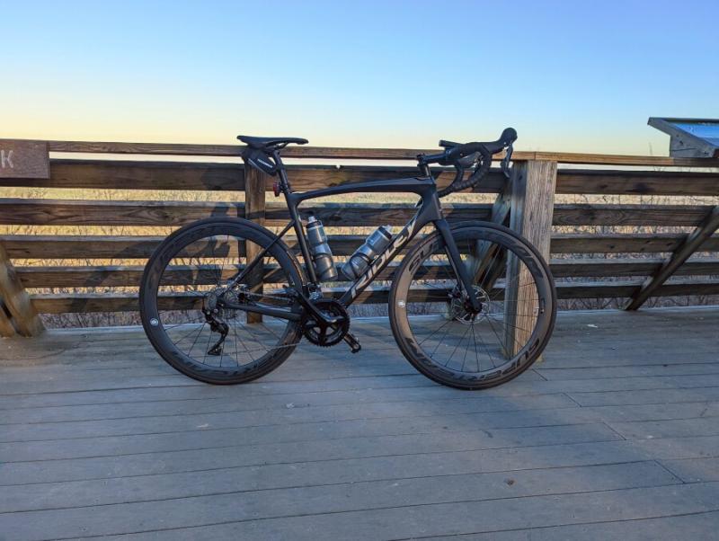 RIDLEY FENIX SLiC DISC SHIMANO 105 Di2 ROAD BIKE - Bike