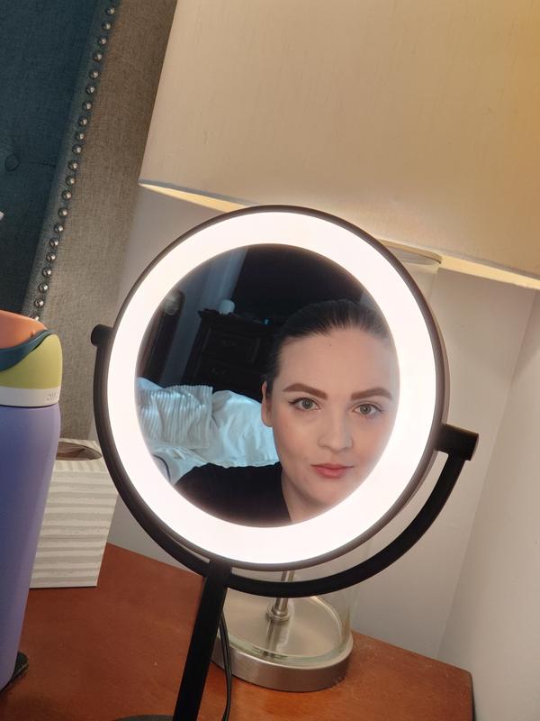 fresh look, courtesy of this mirror!