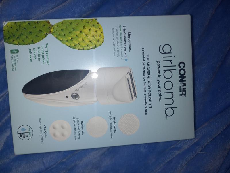 Conair GIRLBOMB Shaver Body Polish Kit 2 18 BlackWhite  display picture 2