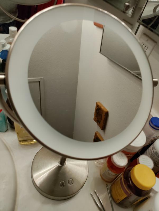 The lmirtilts to your preferred angle of use.