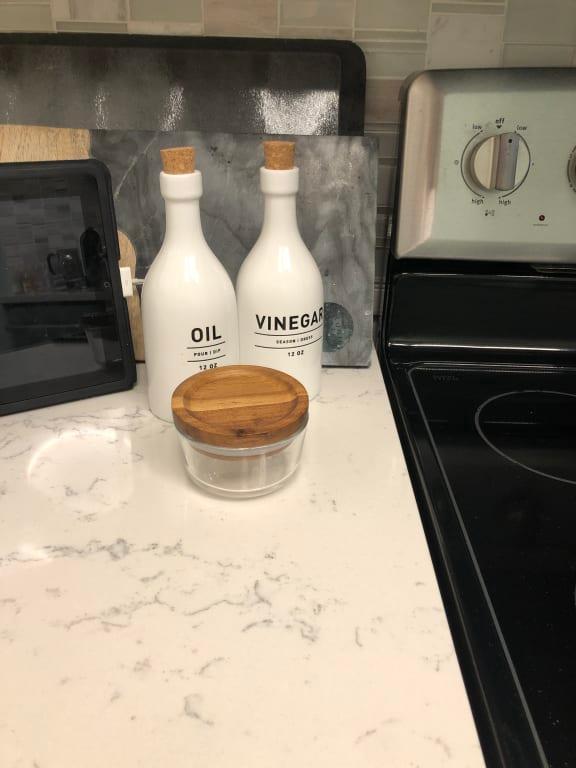 Pyrex® 6piece Glass Food Storage Container Set with Wood Lids Bed