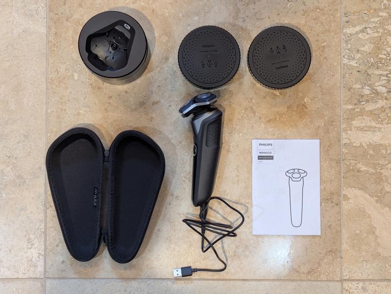 Philips Norelco Shaver 6900 with SenseIQ and Quick Clean Pod