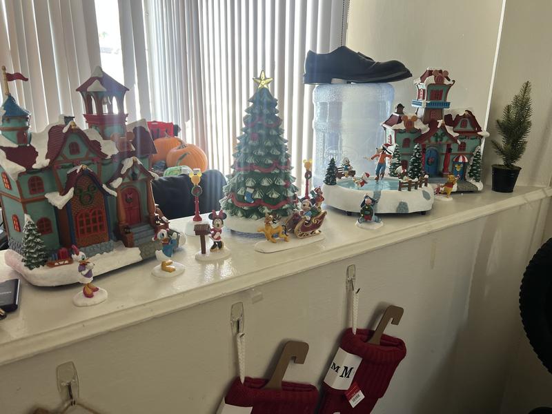 Coatco Village Scene Xmas クリスマス ホリデータウン Christmas Village with Lights and Music 30 pieces | Costco