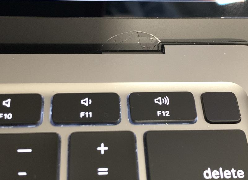 MacBook Air laptop (15-inch) - Apple M2 chip, 8-core CPU, 10