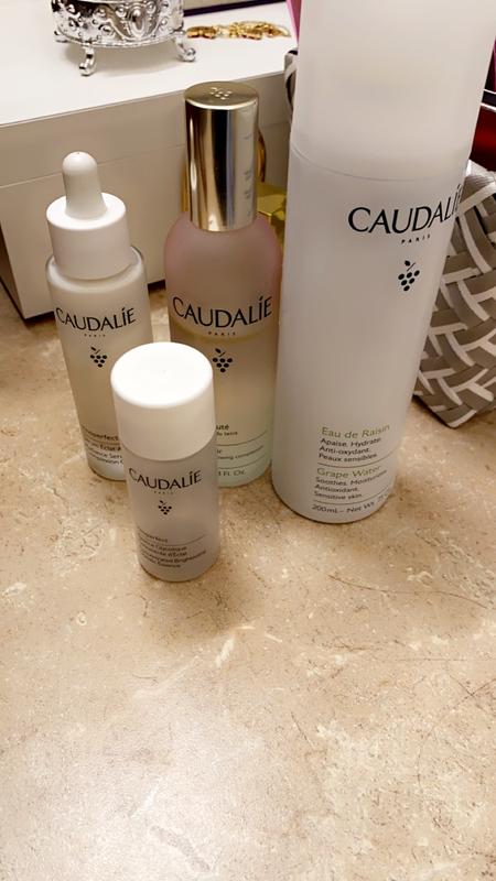 CAUDALIE Vinoperfect シミ対策美容液 30mL us_desktop_push_merch.jpg
