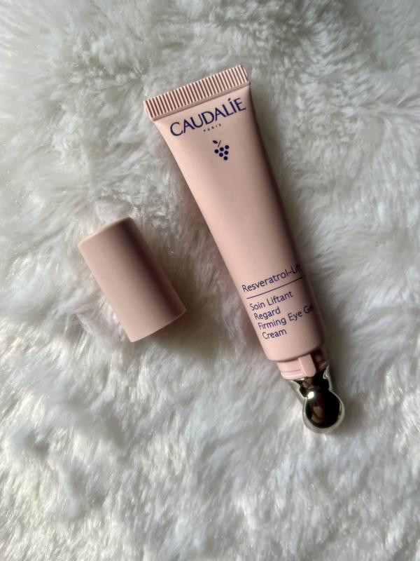 Lovely depuffing eye gel cream!