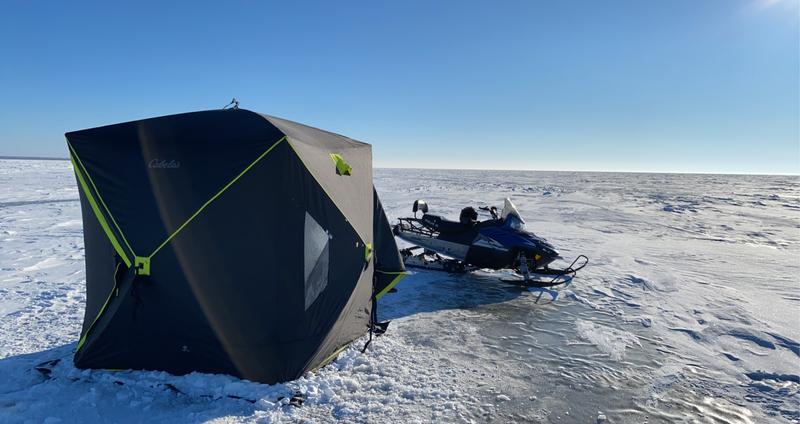 Cabela's ice outlet shanty