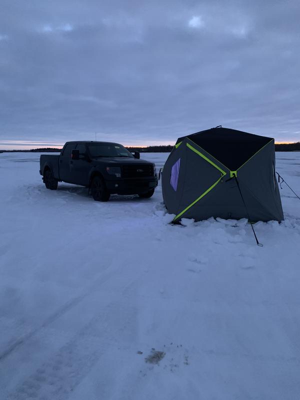 Cabela's Wide-Bottom Thermal Hub Ice Shelter