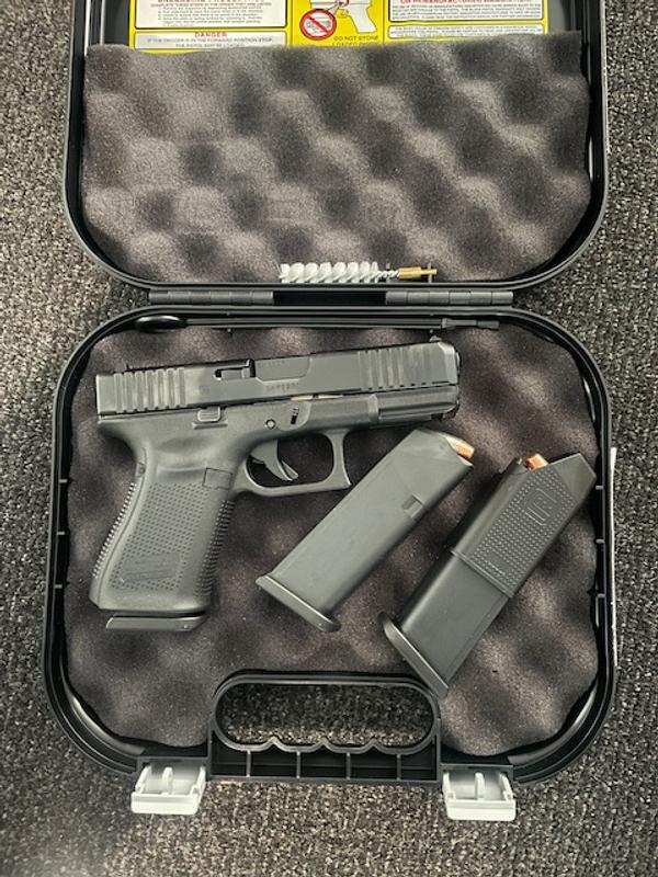 Glock 22 Gen5 .40SW Pistol 