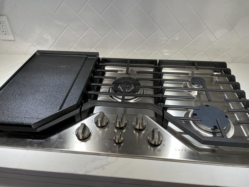 GE - JXGRIDL236 - Optional 36 Cast Iron Griddle