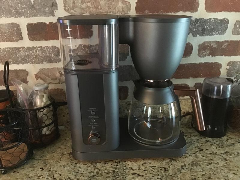 C7CDABS3RD3 Cafe Café™ Specialty Drip Coffee Maker with Glass Carafe