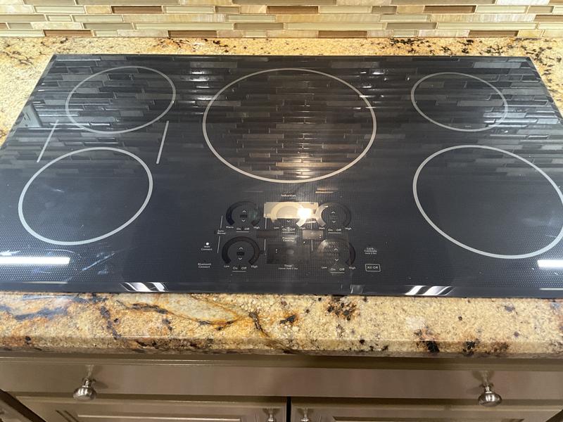 Café™ Series 36 Built-In Touch Control Induction Cooktop