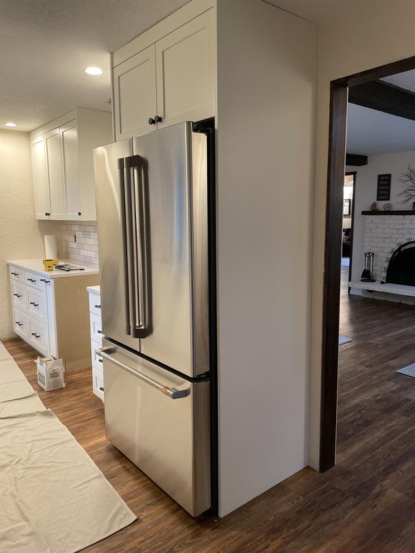Café™ ENERGY STAR® 23.1 Cu. Ft. Smart Counter-Depth French Café™ ENERGY STAR® 23.1 Cu. Ft. Smart Counter-Depth French
