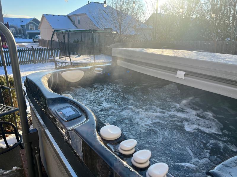 Geneva® Hot Tub - Reviews and Specs - Caldera Spas