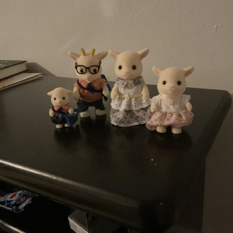 Sylvanian Families Calico Critters Brightfield Goat Family