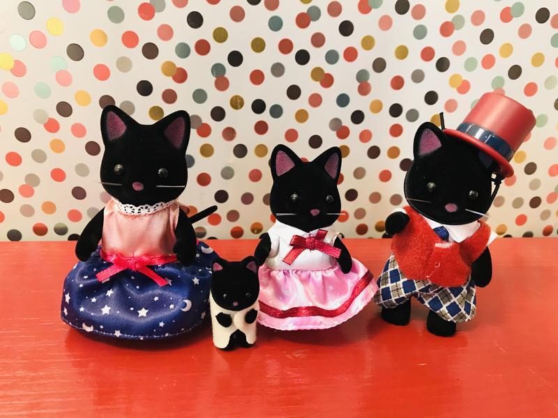 Calico critters black store cat