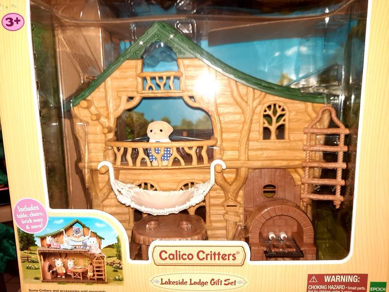 calico critters Calico Critters Lakeside Lodge Gift Set