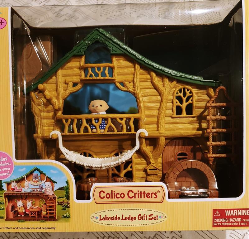 calico critters Calico Critters Lakeside Lodge Gift Set