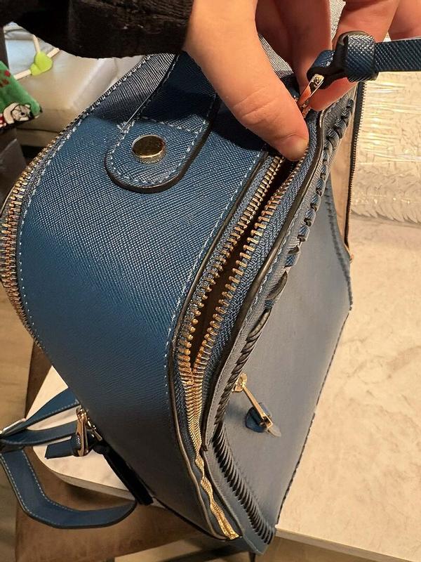 Easily broken zippers