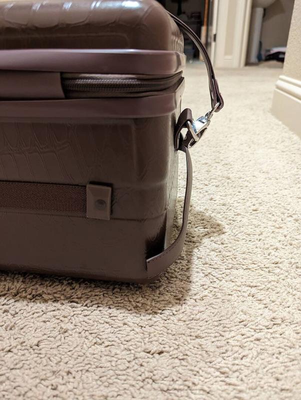 Customer photo for "Great design but lacking in quality"