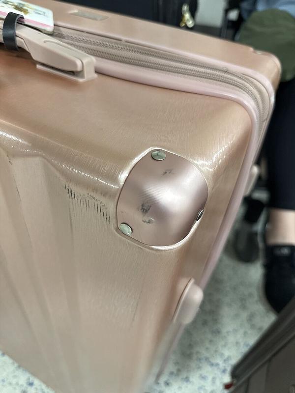 Customer photo for "Extremely pretty and stylish, but"