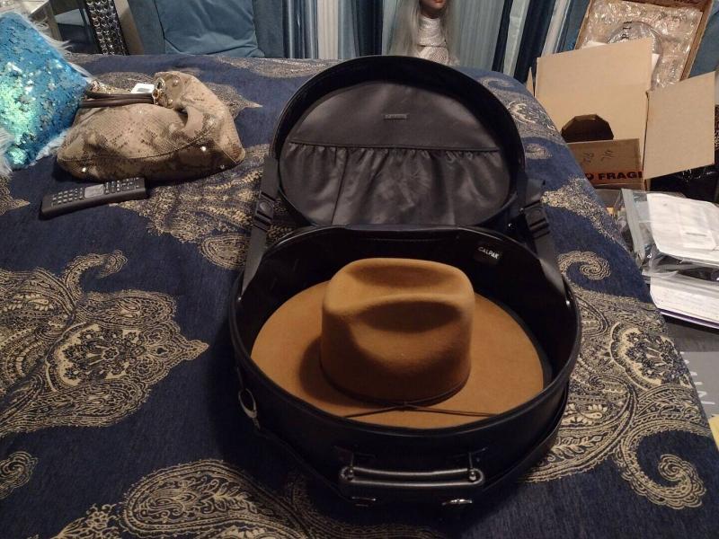 Customer photo for "Trnk Medium Hat Box"