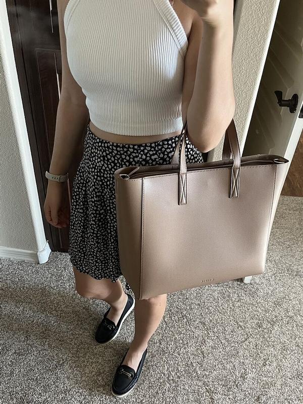 Customer photo for "High quality laptop tote!"