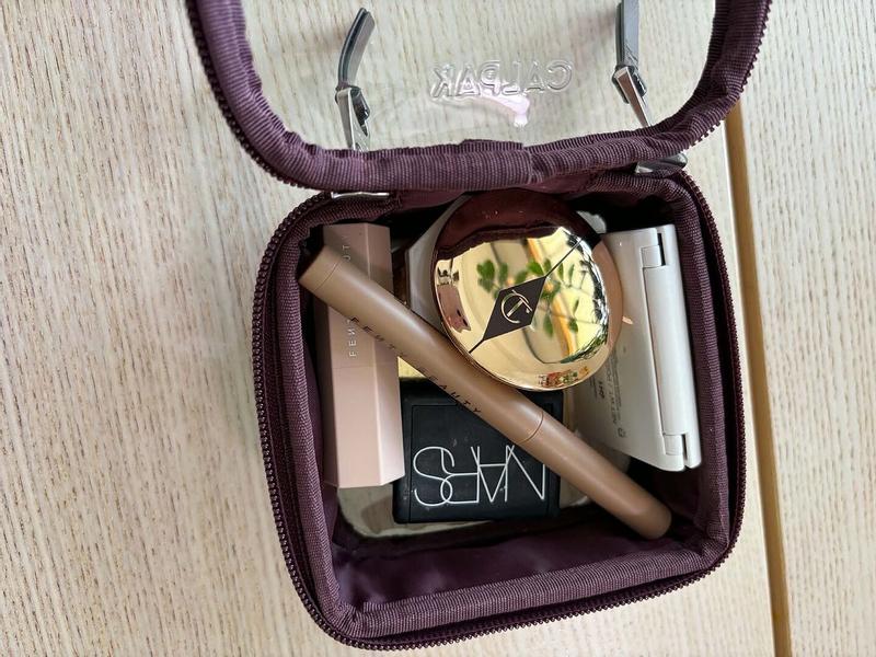 Customer photo for "Great little case. I'm not"