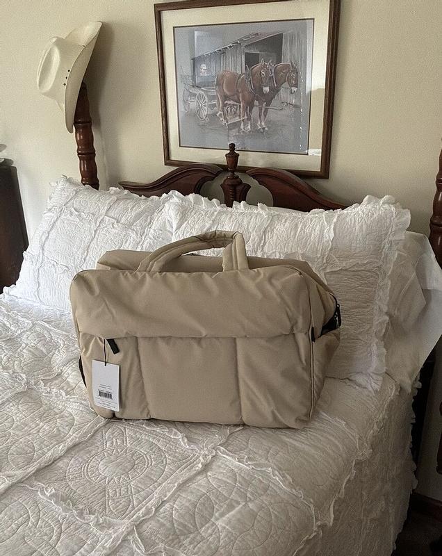 Customer photo for "Large duffle bag with great"