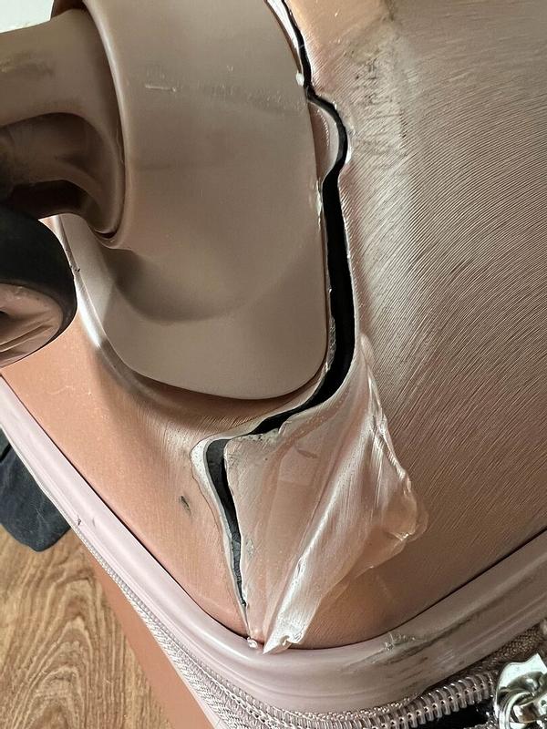 Customer photo for "Beautiful Set, Faulty Quality"
