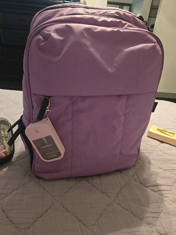 Customer photo for "I've only had the bag since March. . ."