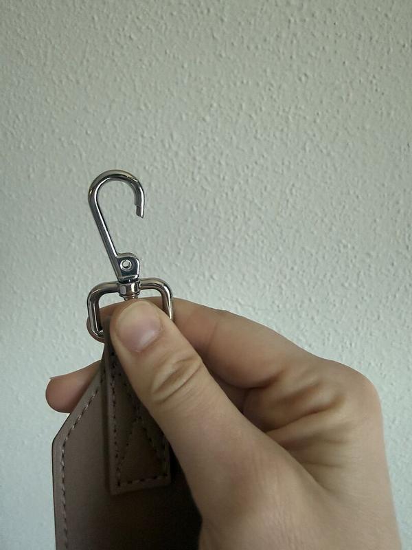 Customer photo for "Broken hardware"