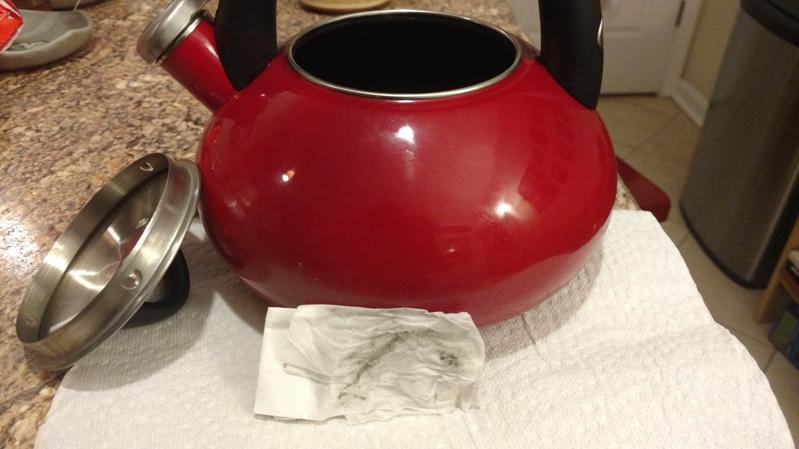 Black residue from inside flakes off!