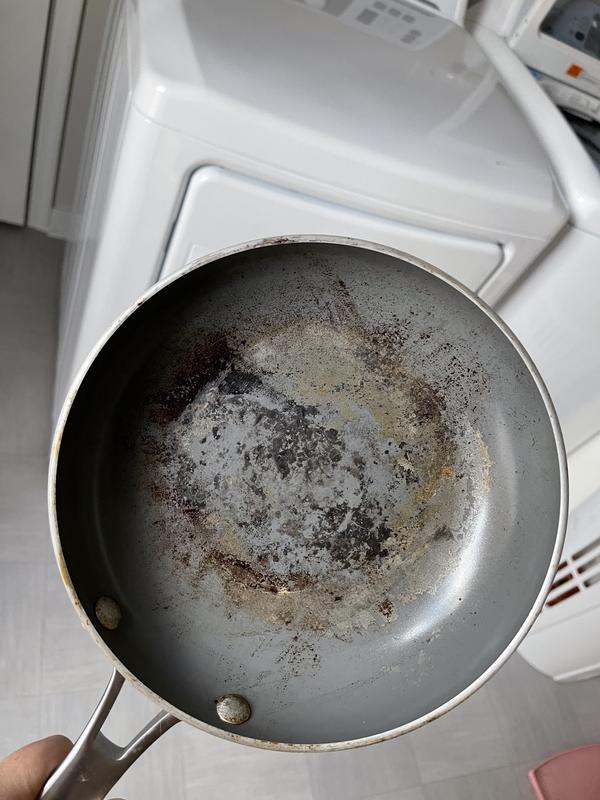 Calphalon Pan - Is this still safe to use? The surface seems to be coming  off after years of scrubbing. Any links or resource I can learn from? :  r/cookware