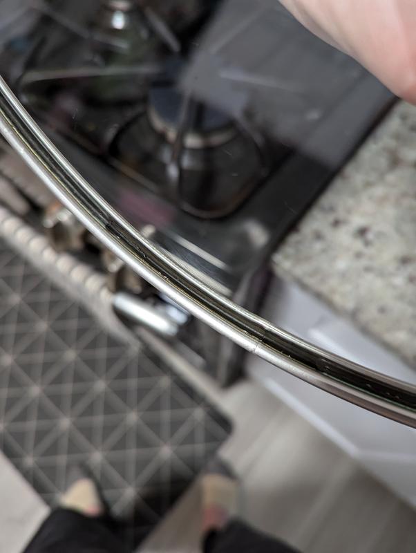 Easy to see liquid in the lid when you hold the lid vertically.