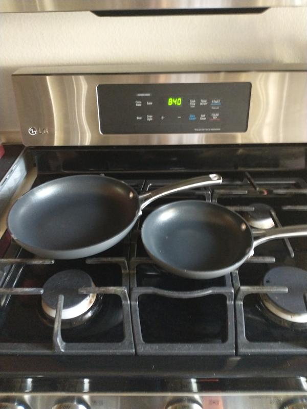 Non stick new pans